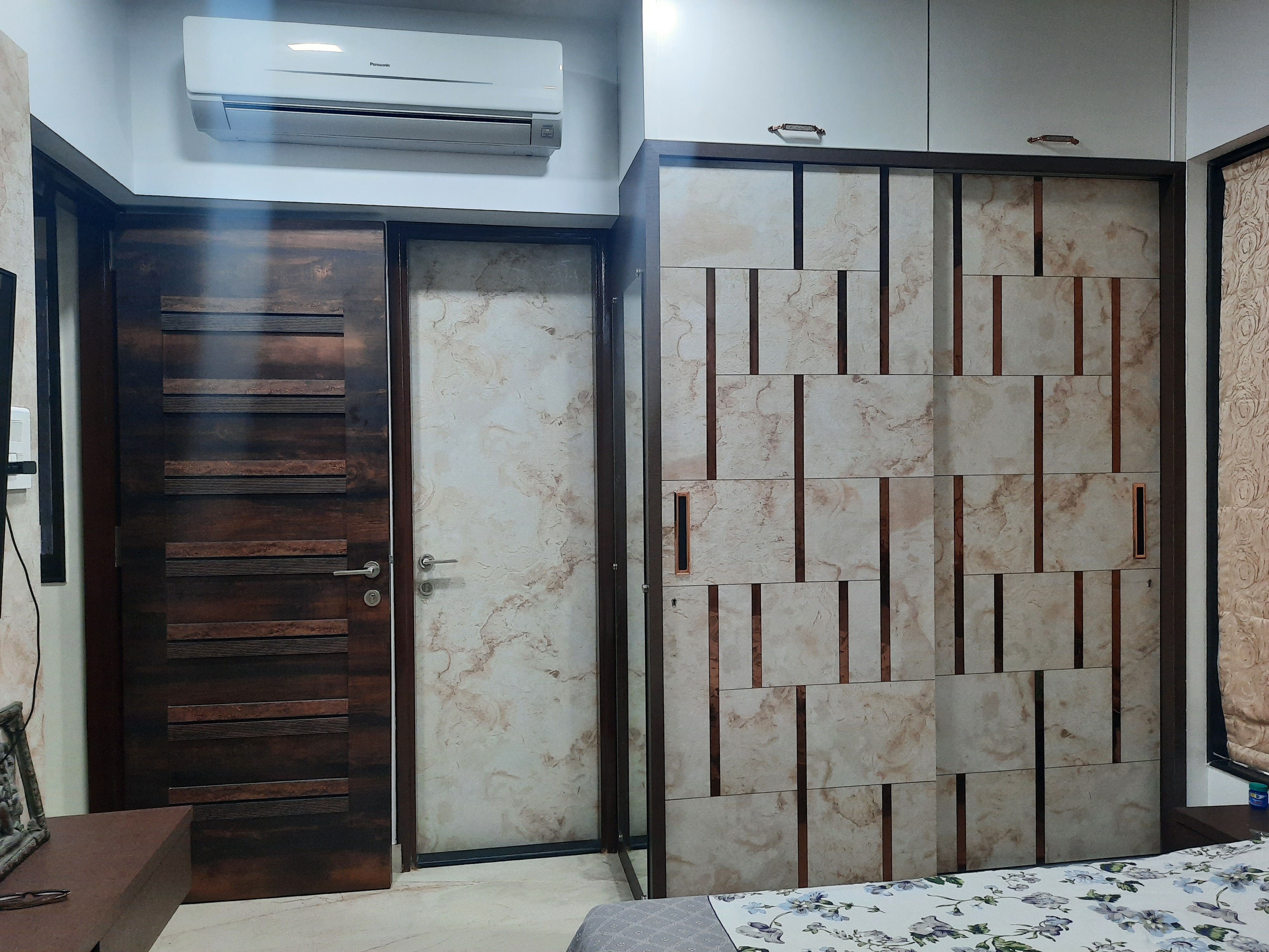 Minimalist Sliding Wardrobe
